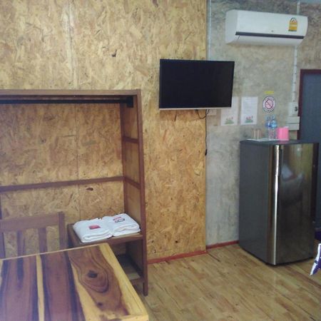 Ban Suan Sukjai Mae Sariang Hotel Quarto foto