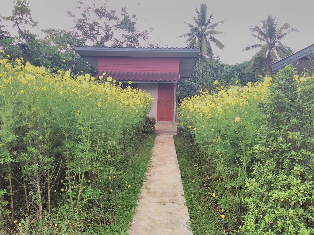 Ban Suan Sukjai Mae Sariang Hotel Exterior foto
