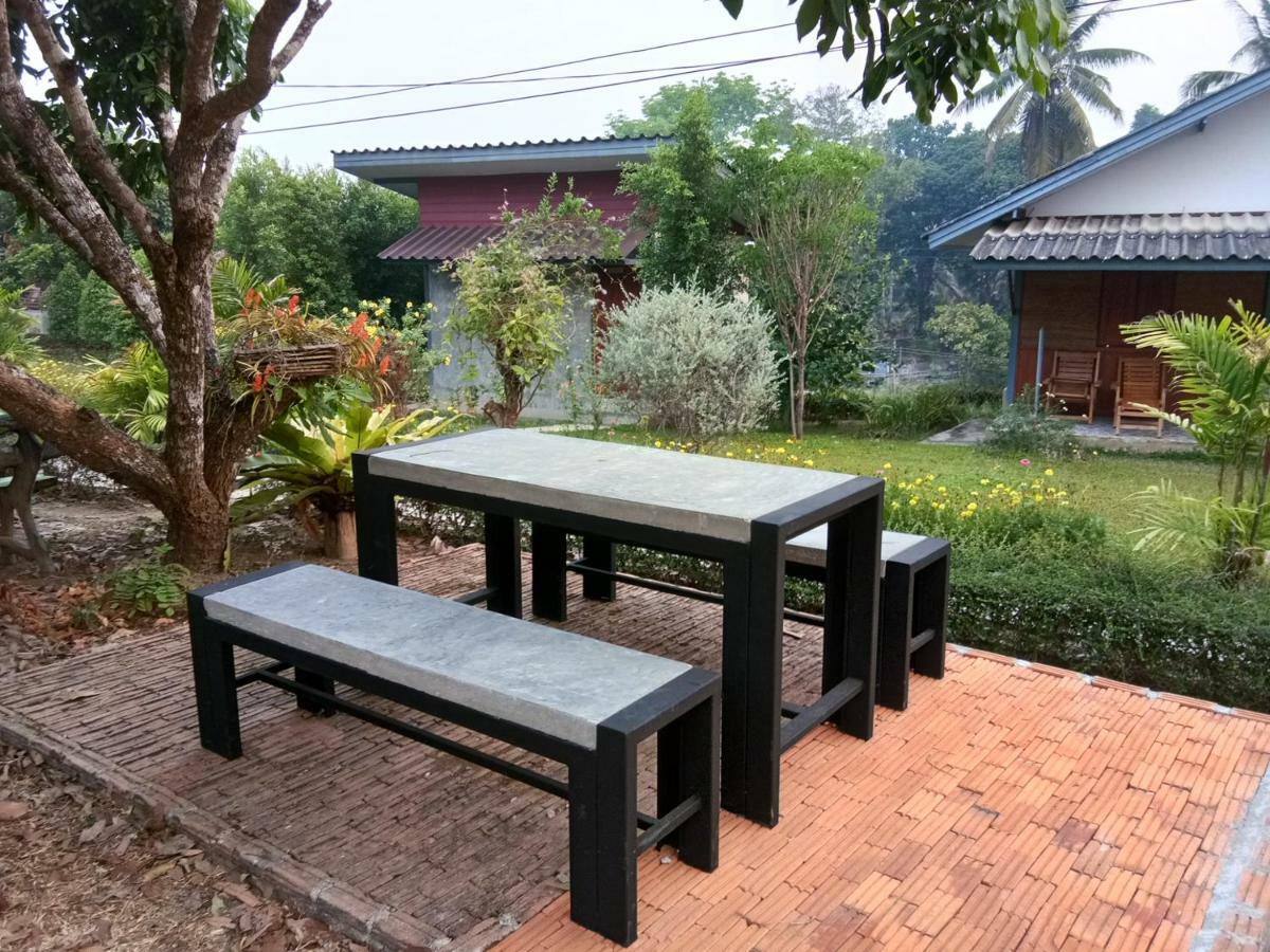 Ban Suan Sukjai Mae Sariang Hotel Exterior foto